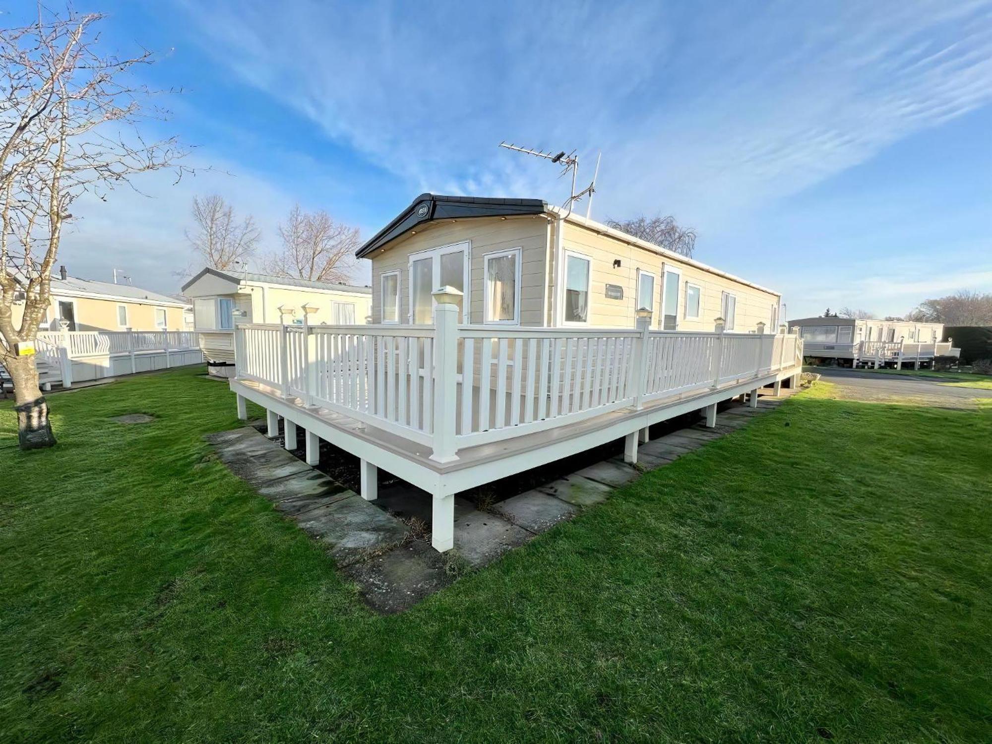 Stunning Caravan With Full Lake View At Southview Holiday Park Ref 33004Ml Skegness Exterior foto