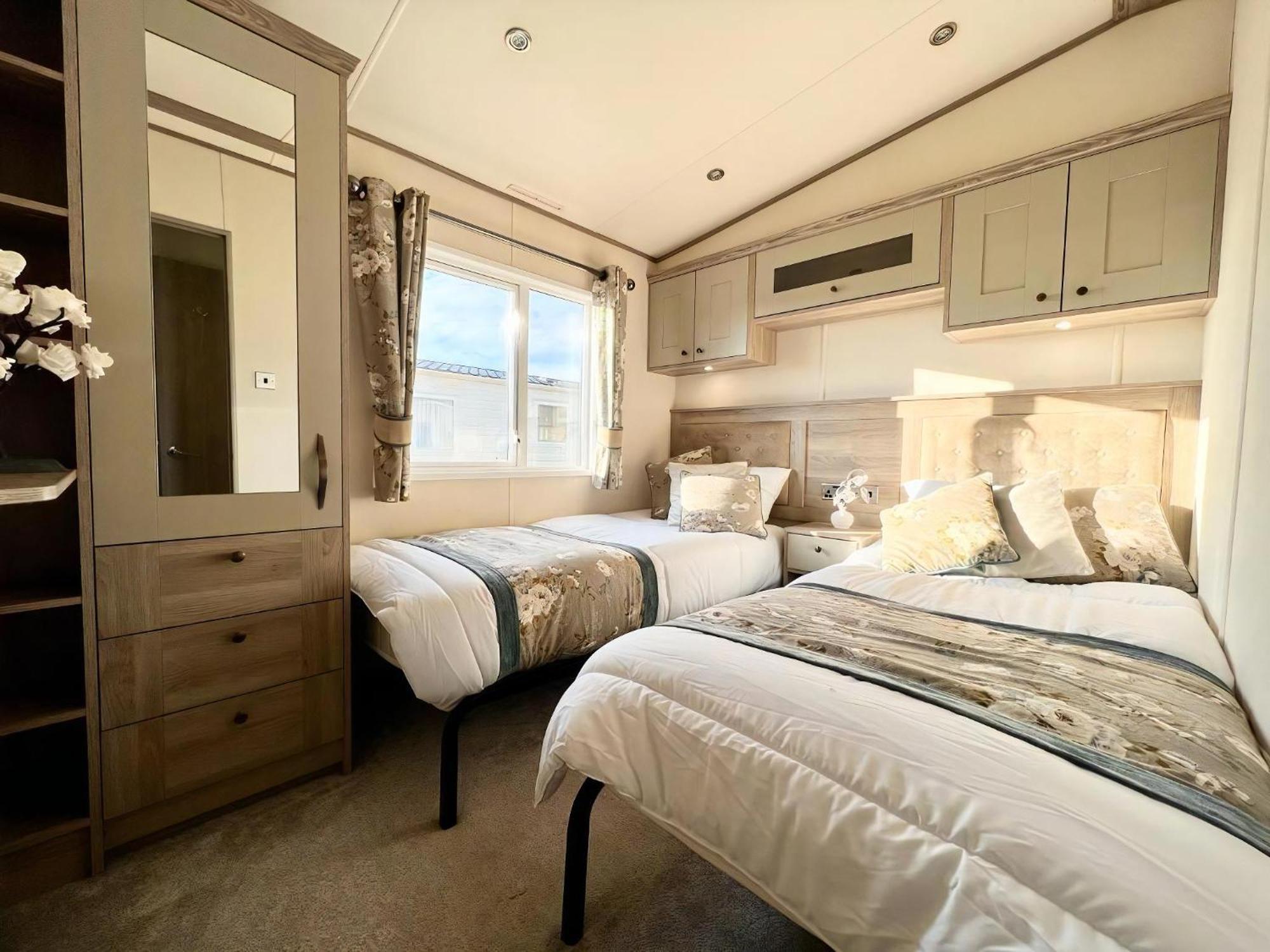 Stunning Caravan With Full Lake View At Southview Holiday Park Ref 33004Ml Skegness Exterior foto